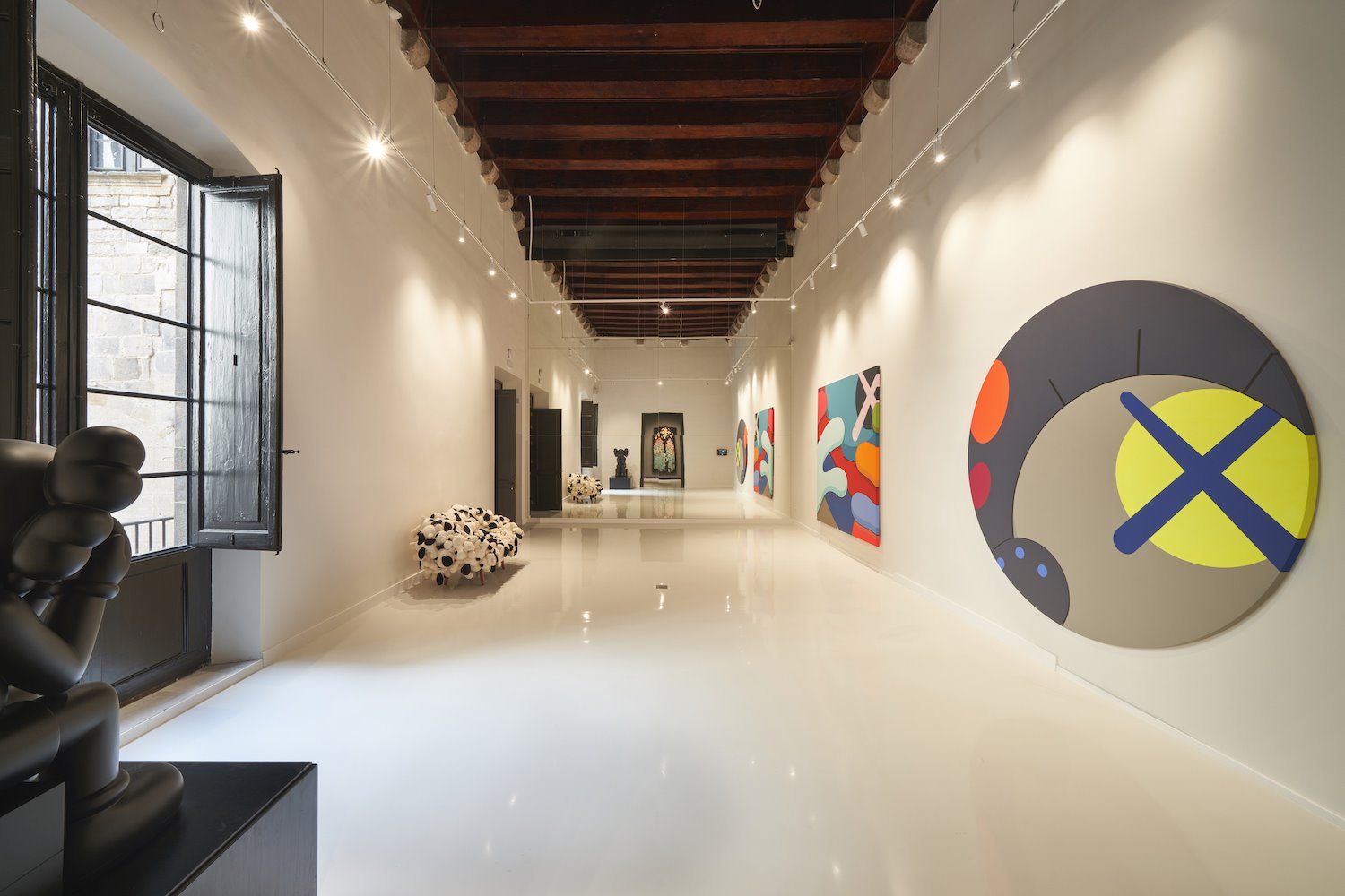 Moco Museum en Barcelona KAWS Room2