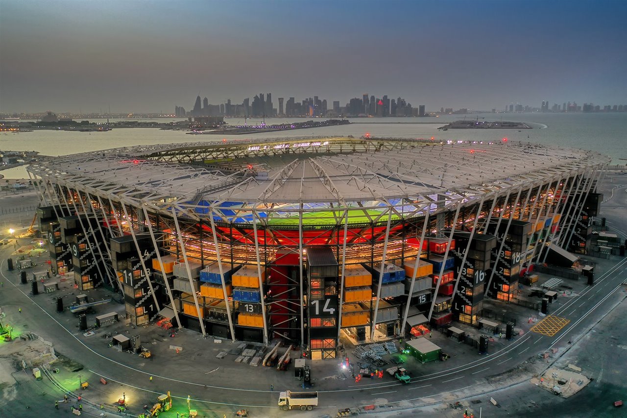 Su diseño innovador lo convierte en el primer estadio completamente desmontable de la historia de la Copa Mundial de la FIFA.