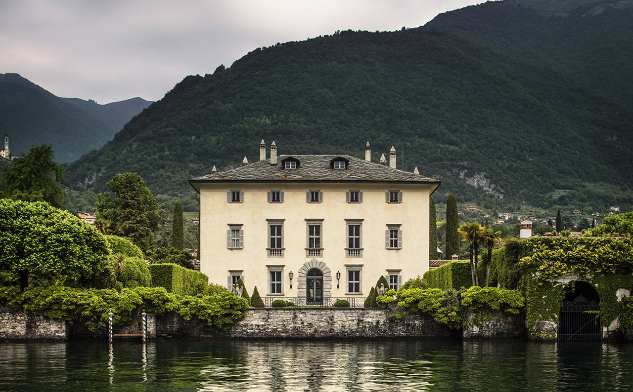 Fachada del palacio donde se rodó 'House of Gucci'.