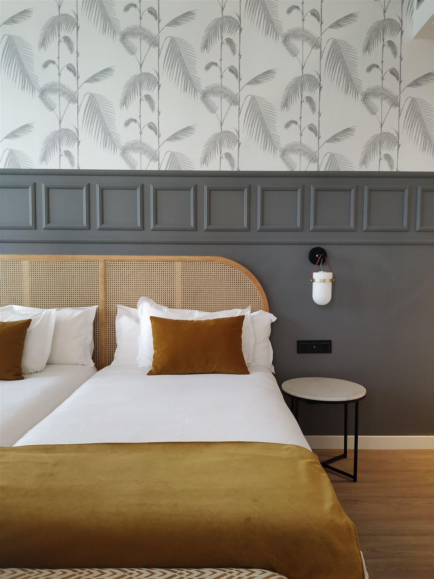 dormitorio gris hotel portugalete