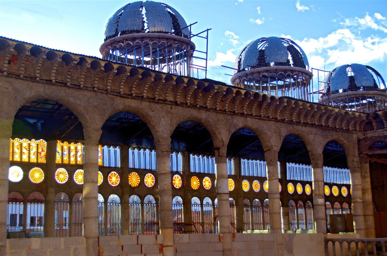 La construcción de la Catedral comenzó en 1961, después de que Justo Gallego fuera expulsado del monasterio en el que vivía. Tras superar la tuberculosis, tomó la decisión de dedicar su vida a este proyecto.