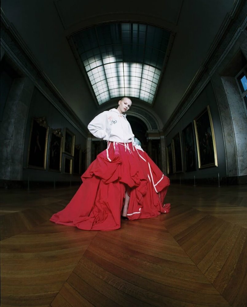 Museo del Louvre y Off-White de Virgil Abloh 