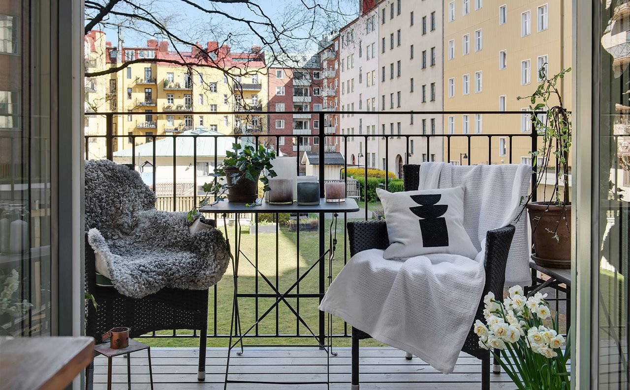 Casa con decoracion de interiores de estilo nordico terraza