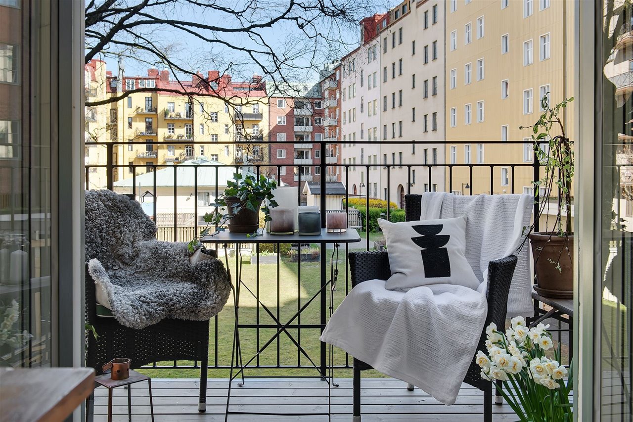 Casa con decoracion de interiores de estilo nordico terraza