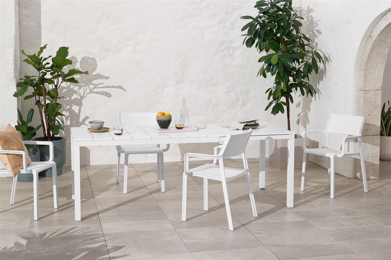 Mesa Nardi de Made.com