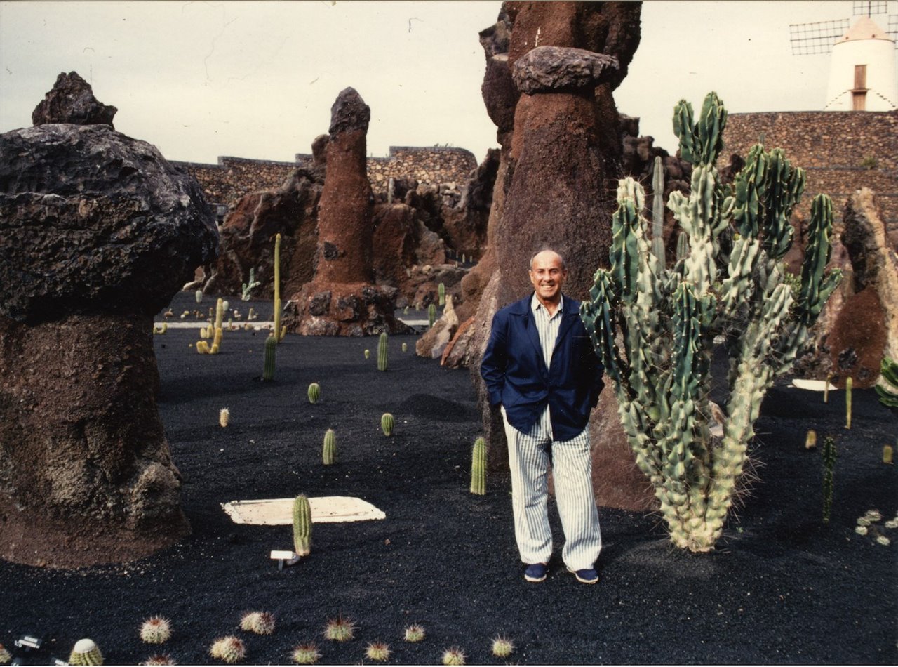 Retrato César Manrique