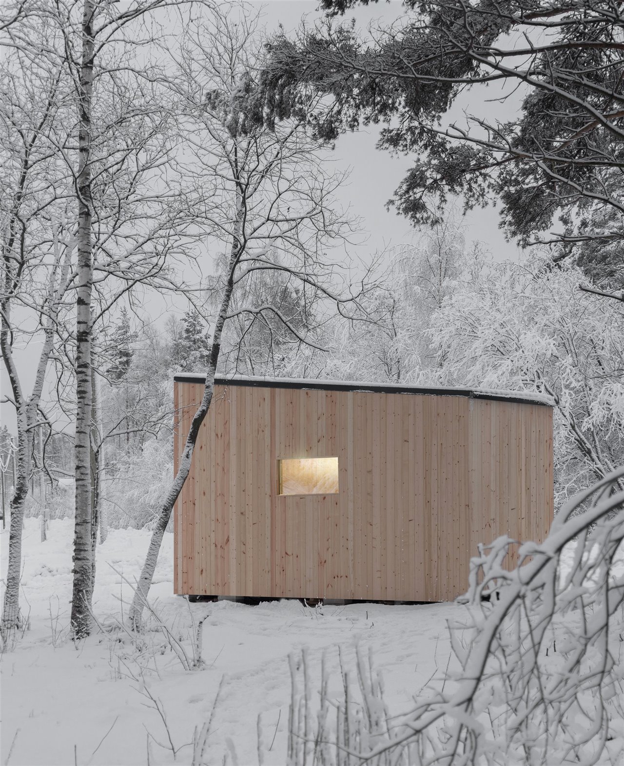 Esta casa compacta y prefabricada se fabrica en San Petesburgo.