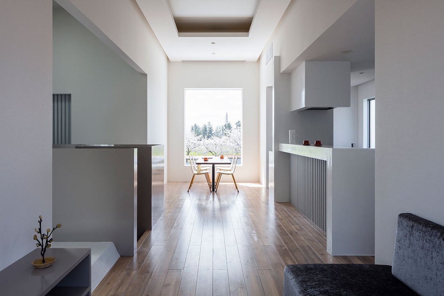casa-moderna-con-decoracion-de-estilo-minimalista-en-japon-cocina 1f349bb0 1280x853