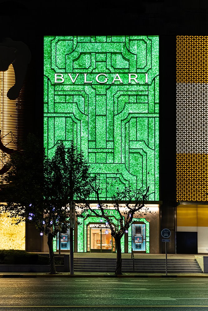 La tonalidad verde evoca la piedra más preciosa de China, el jade.