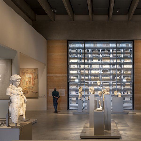 Foster+Partners revive el esplendor del Imperio romano en Narbona