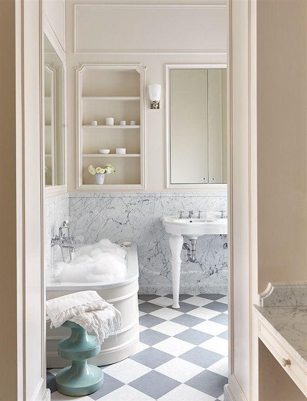 Vuelven las hornacinas, la tendencia de almacenaje con más estilo para el baño... ¡y el resto de la casa!