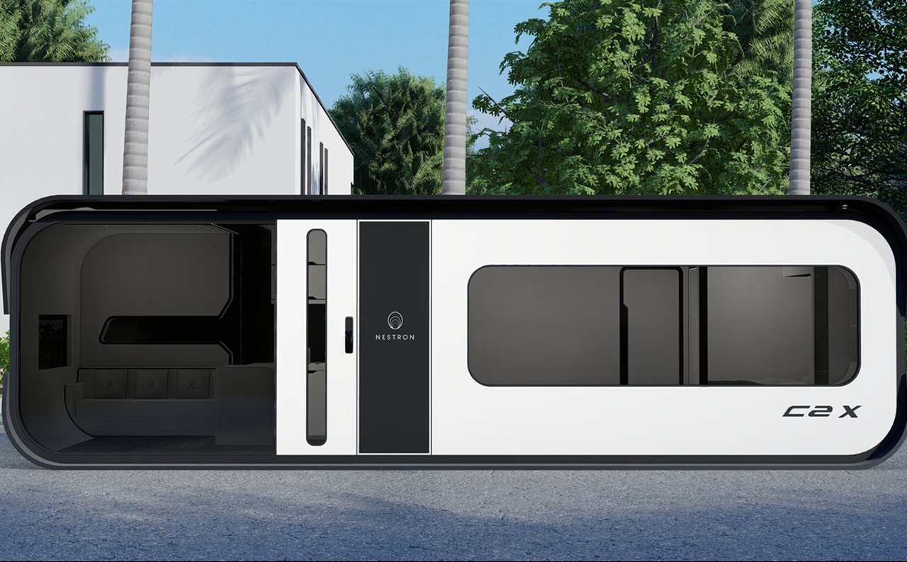 La casa prefabricada C2X de Nestron está pensada como vivienda de vacaciones o espacio adicional móvil.