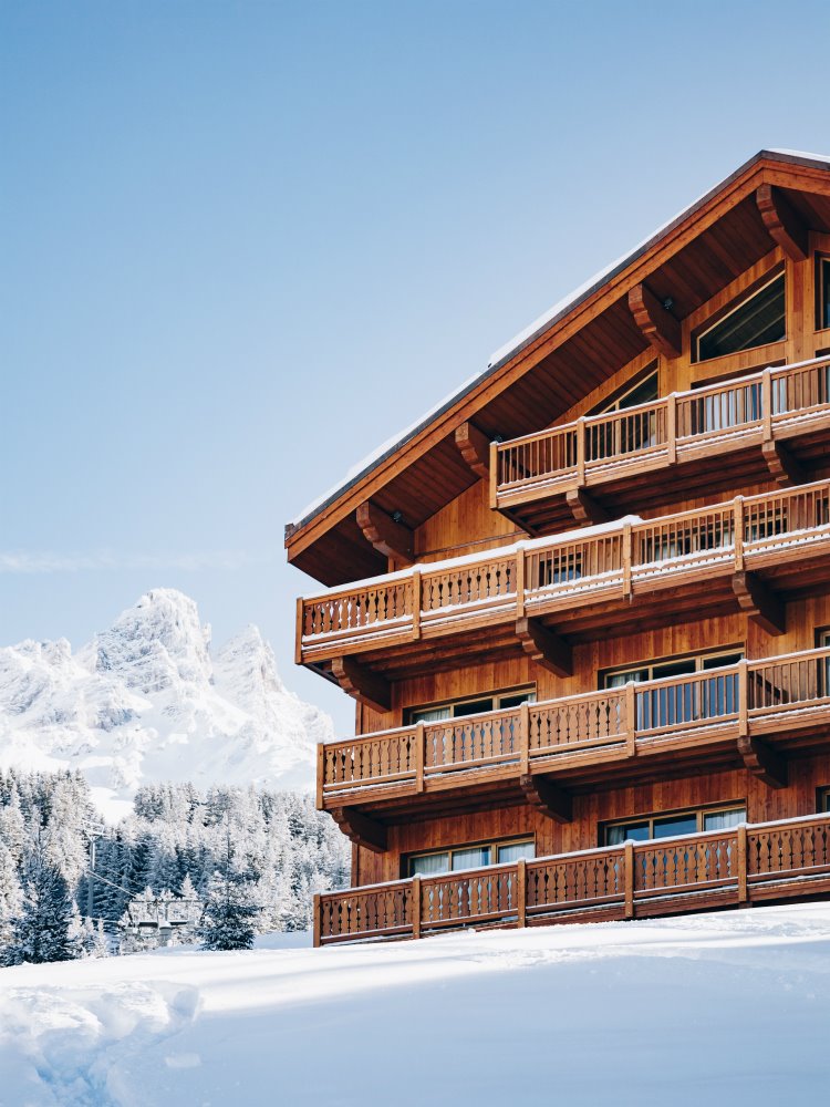 Hotel Le Coucou Méribel de Pierre Yovanovitch 