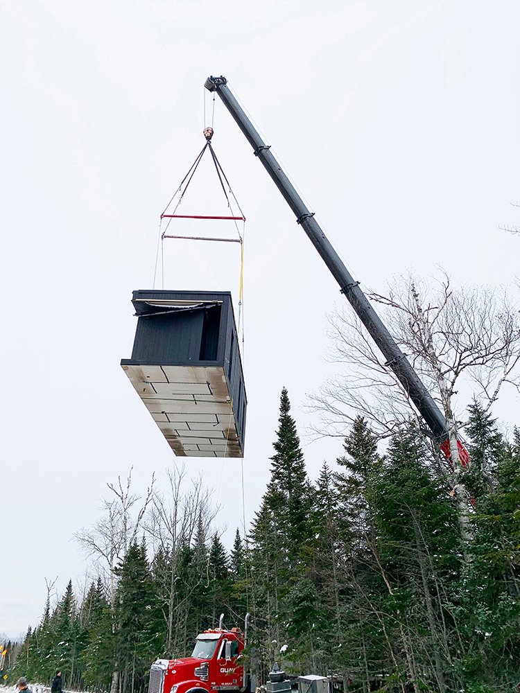 casa prefabricada québec bourgeois lechasseur transporte módulo