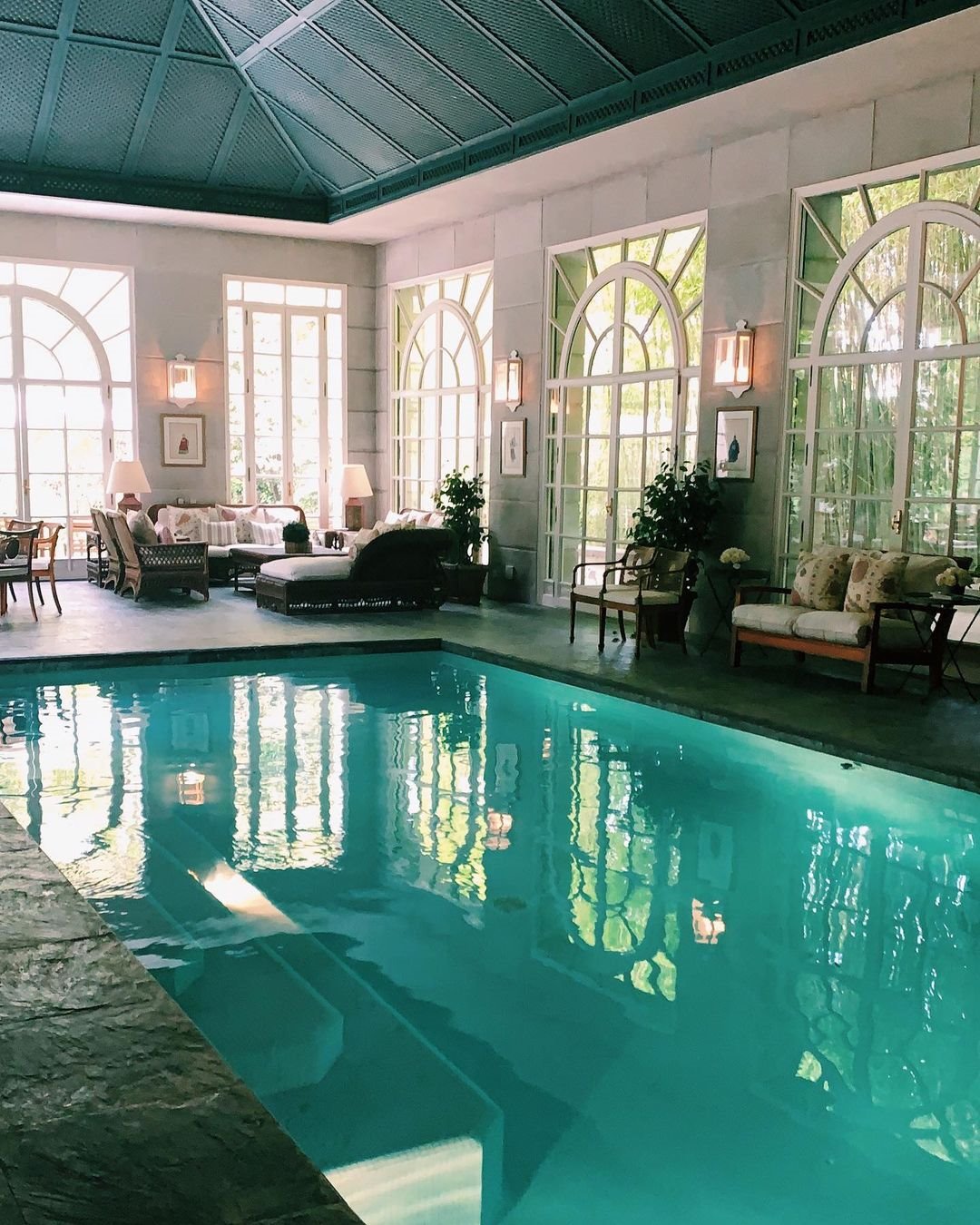 Piscina interior de la casa de Isabel Preysler