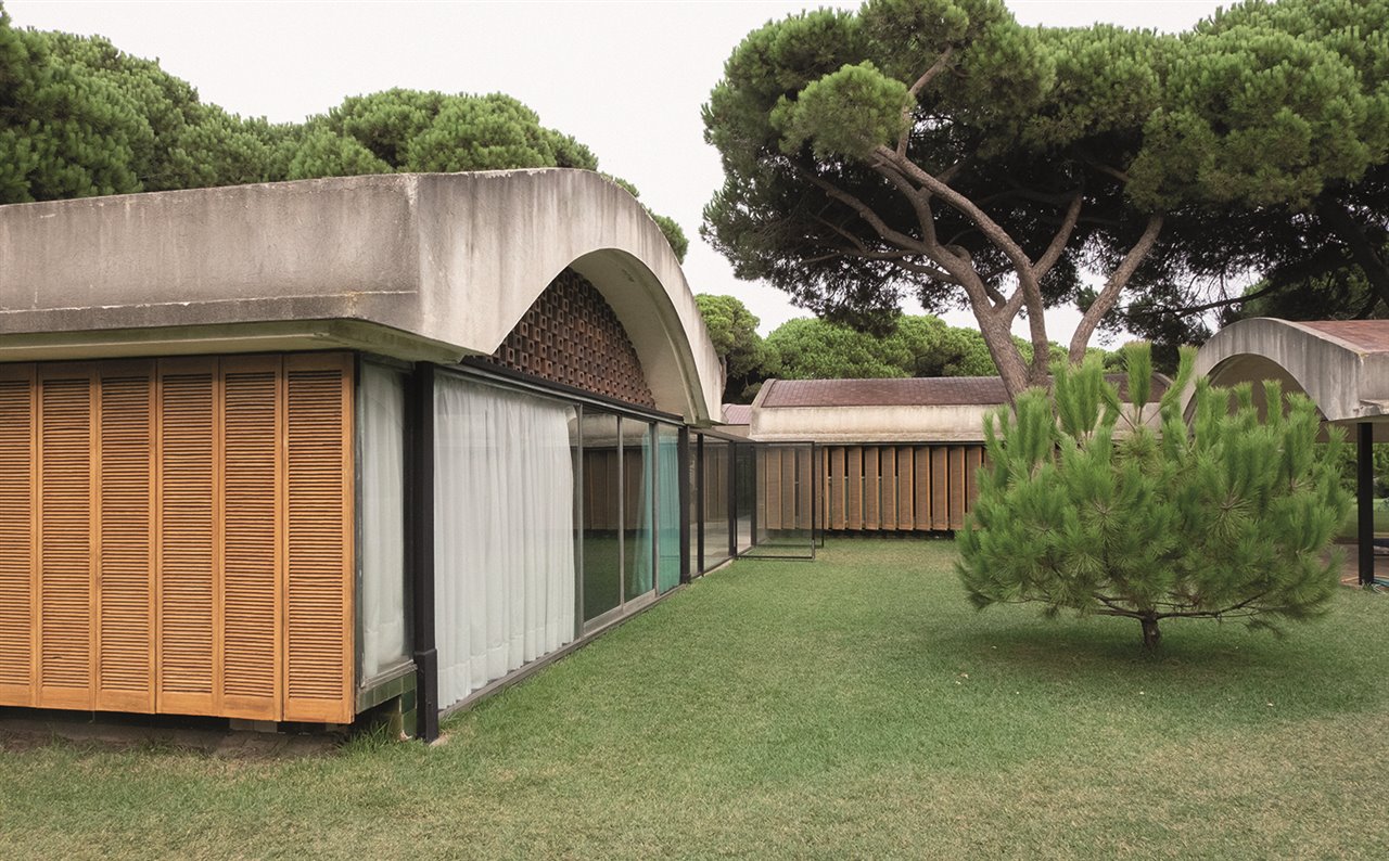 Originariamente pensada para fines de semana y vacaciones, La Ricarda pronto pasó a ser la casa de referencia para la familia Gomis Bertrand, que la disfrutaba durante todo el año.