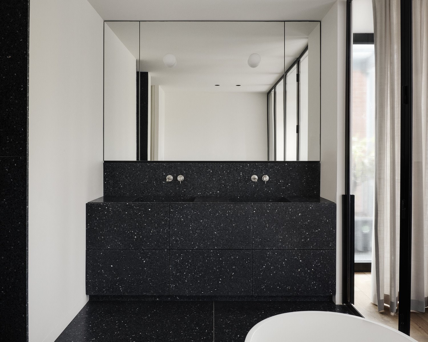 lavabo negro