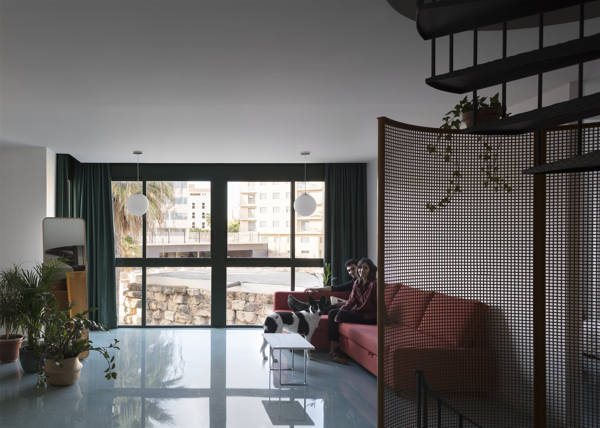 De oficina a vivienda-estudio en Valencia
