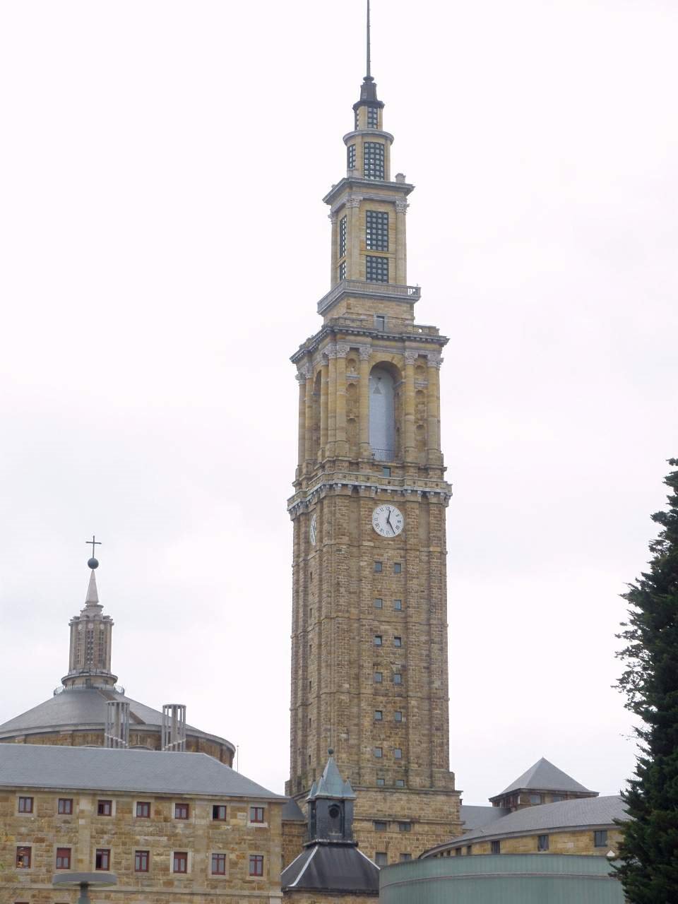 Torre de la Universidad Laboral. 117 m. Asturias.