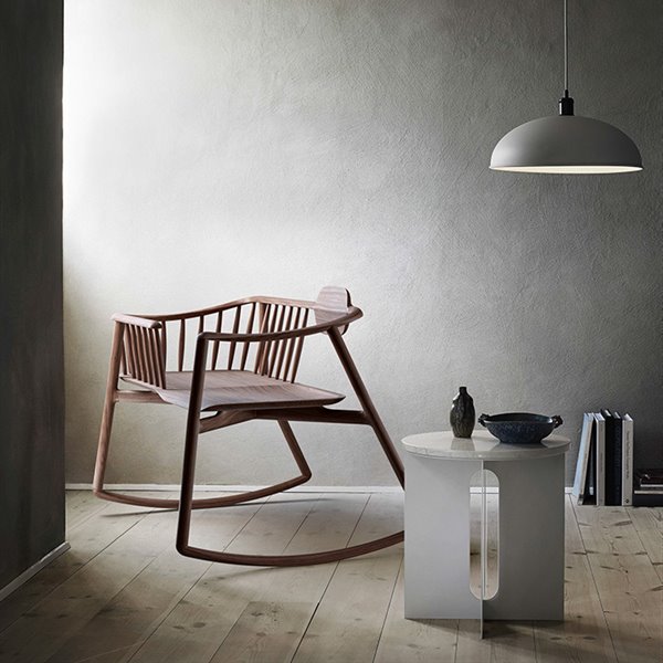 Una mecedora-cuna y una silla elástica, dos diseños innovadores y con premio