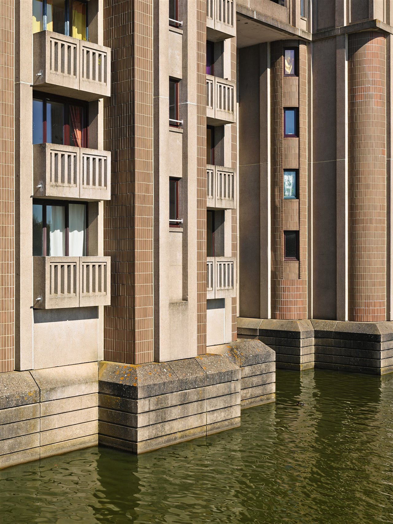 Arcades du Lac de Ricardo Bofill