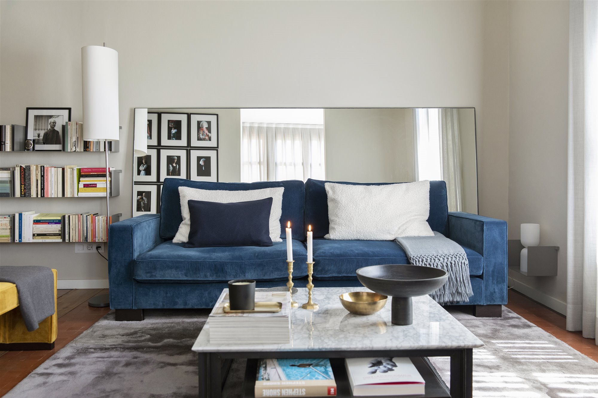 sofa azul. 025 @mariapujol LINTREPIDE