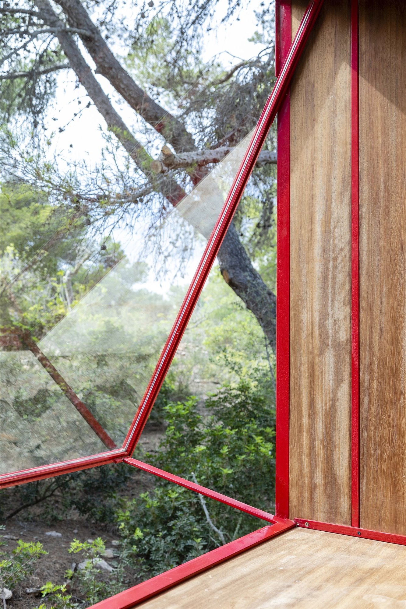 Un refugio de 15 metros autosuficiente y con historia en las montañas de Mallorca