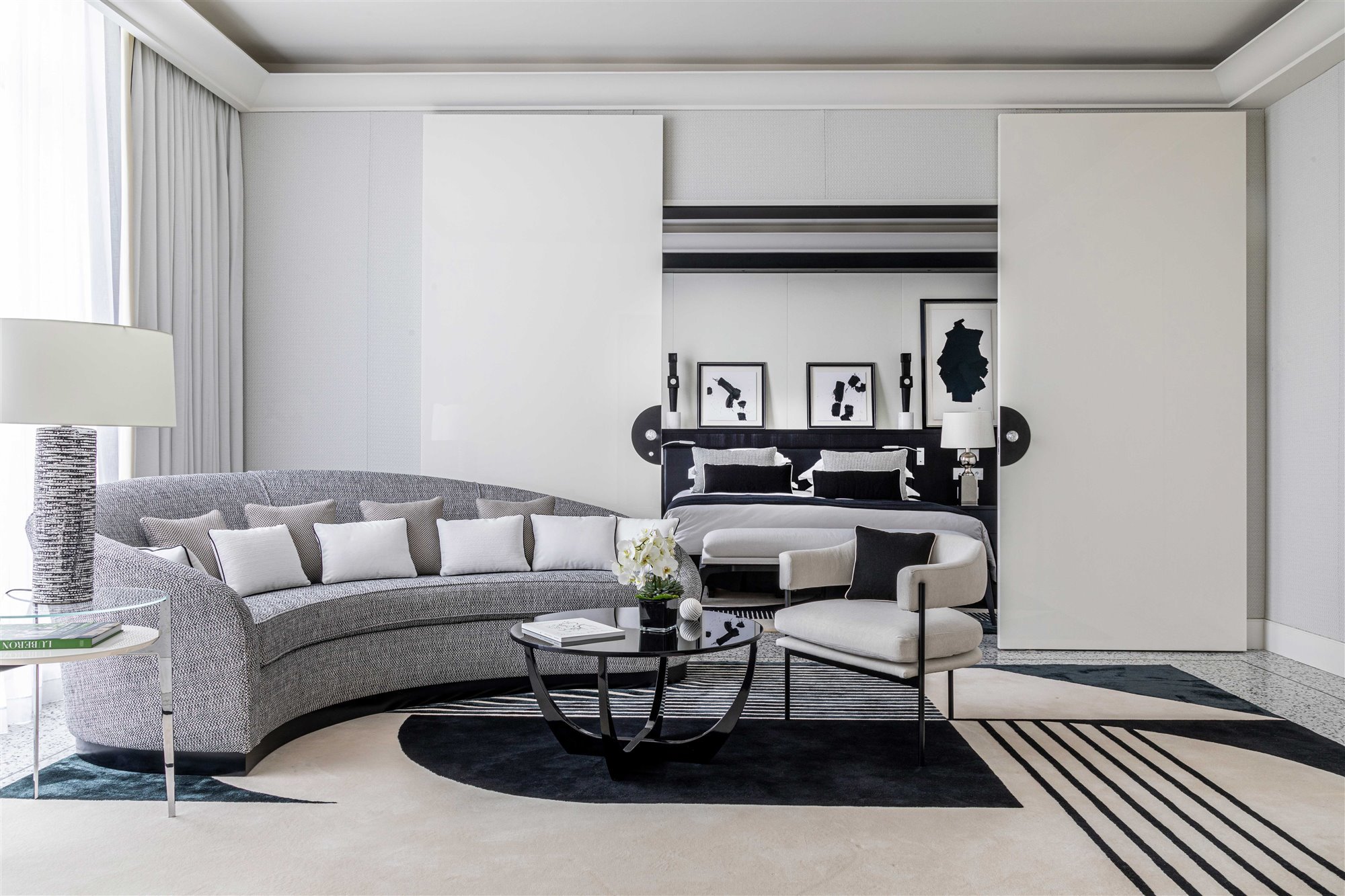 Así es la suite de hotel de lujo con interiorismo inspirado en Isabelle Huppert