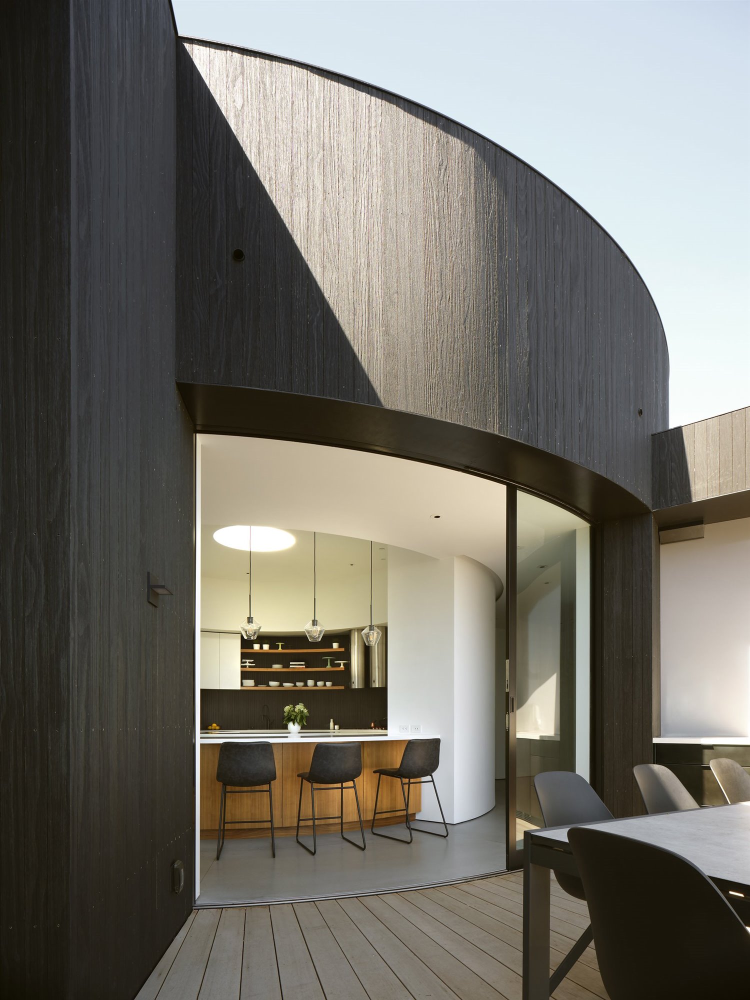 Round House AR 12
