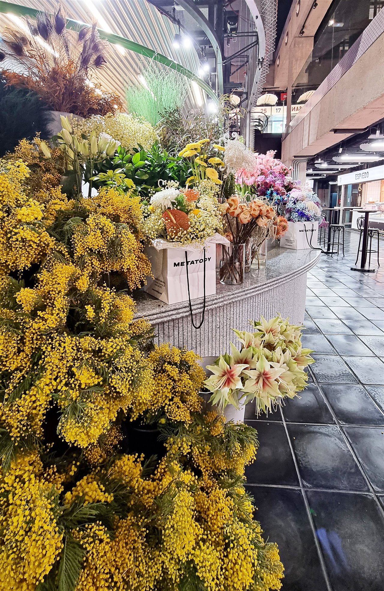 El mercado de San Antón está abierto de lunes a sábados de 9:30 a 21:30 h.