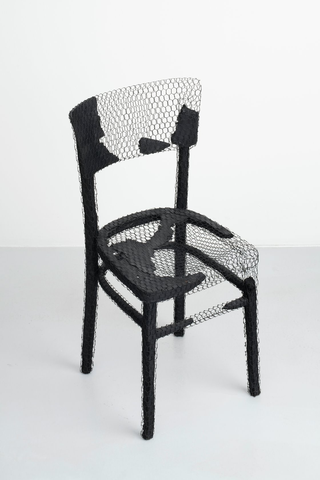 Remains (chair) V, 2019. Cortesía de la artista y Galería Chantal Crousel, París.