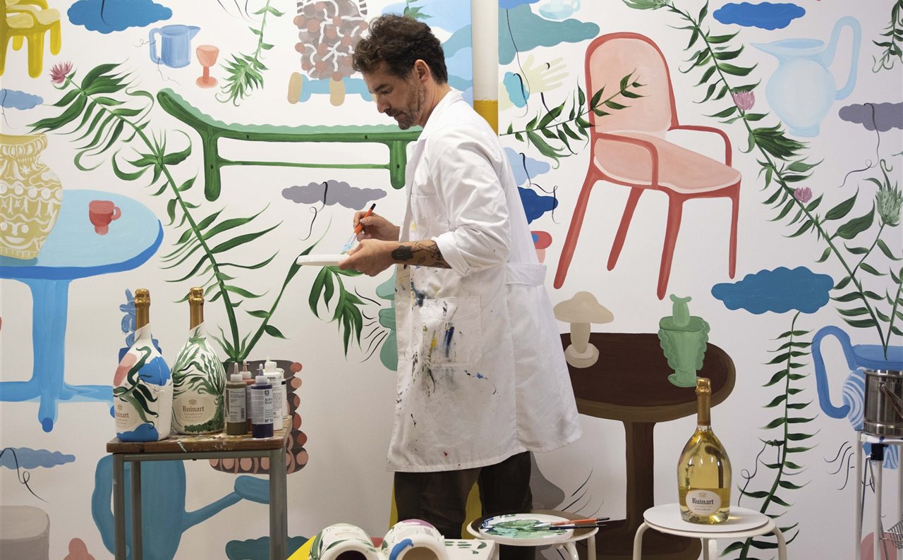 La obra del diseñador que se expondrá en ARCO es el origen de una colaboración con Maison Ruinart para decorar una edición limitada de viente botellas magnum