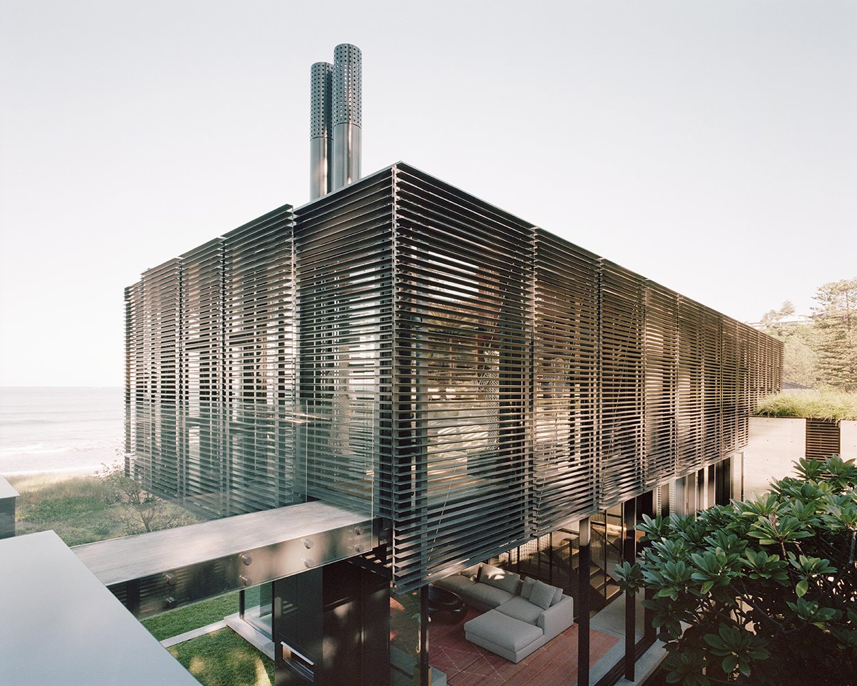 bilgola beach house olson kundig architects fachada celosía metálica