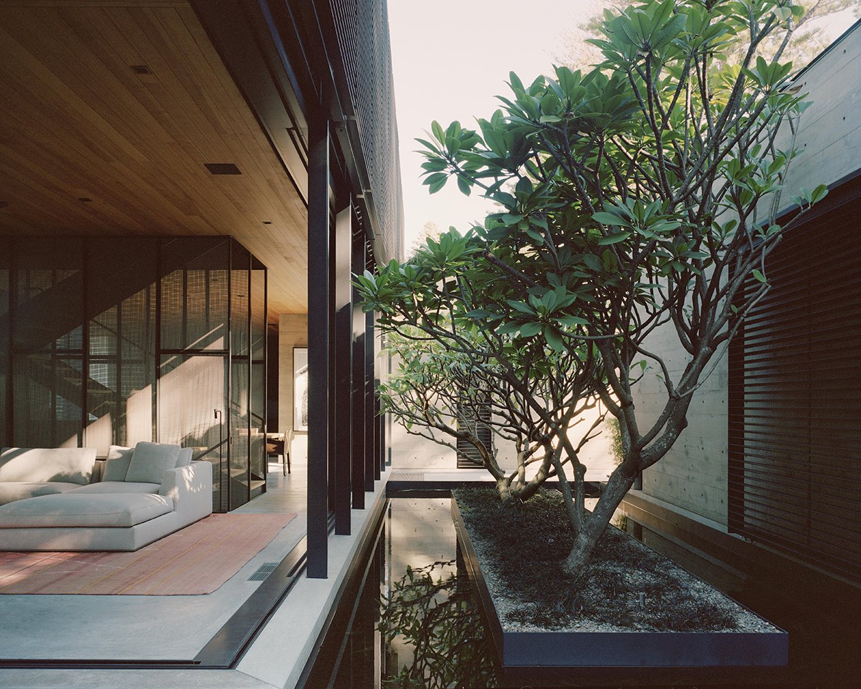 bilgola beach house olson kundig architects patio con estanque