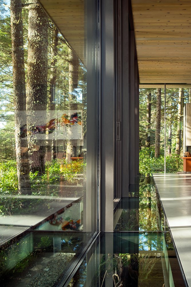 tofino beach house olson kundig detalle fachada de cristal