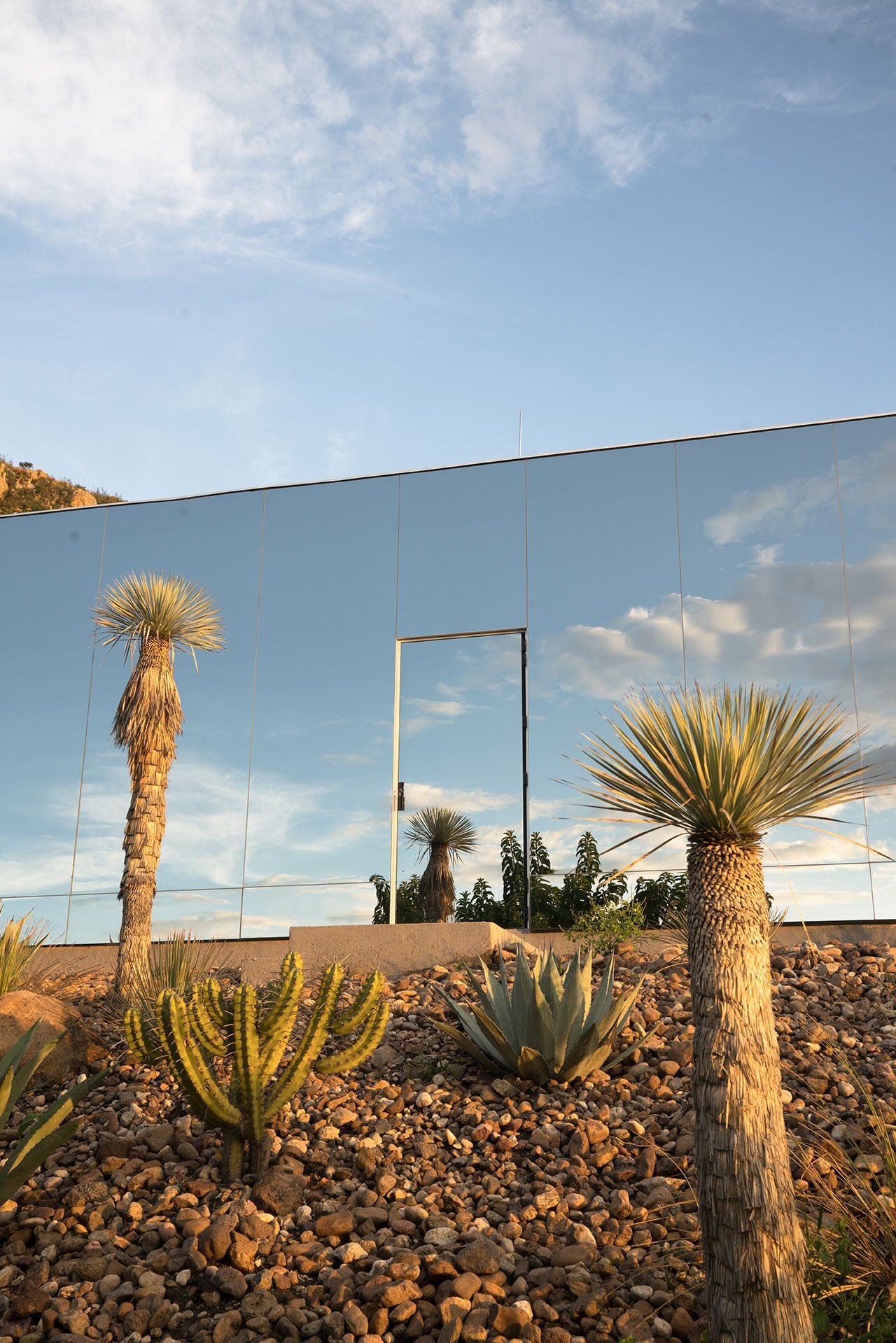 Casa con fachada de espejo en Mexico