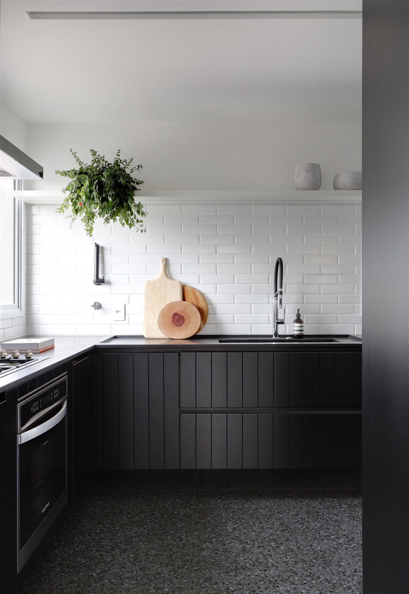 cocina blanco y negro. 758a2087