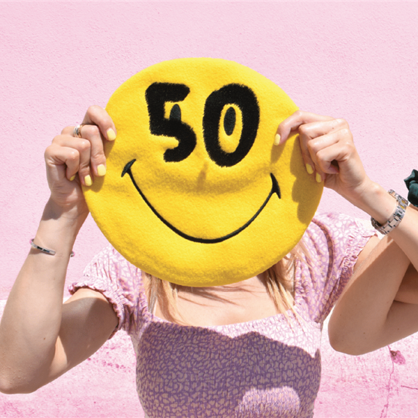 Smiley cumple 50 años y lo celebra con un nuevo logo