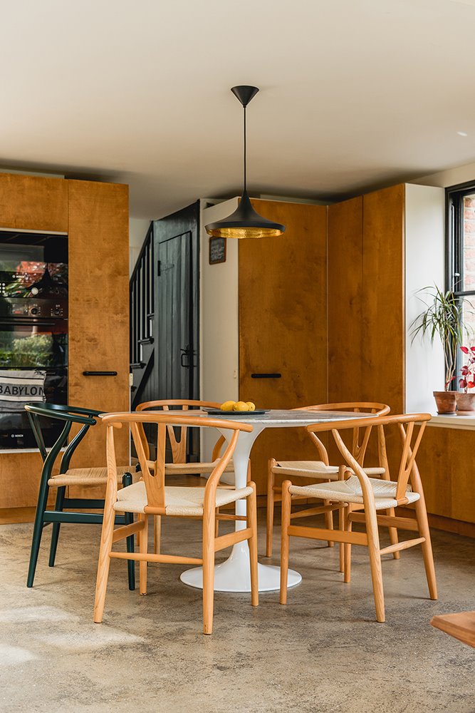 casa con jardín secreto diseño nórdico y acogedor 3