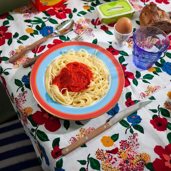 9 manteles de flores con los que triunfar en tus próximas comidas