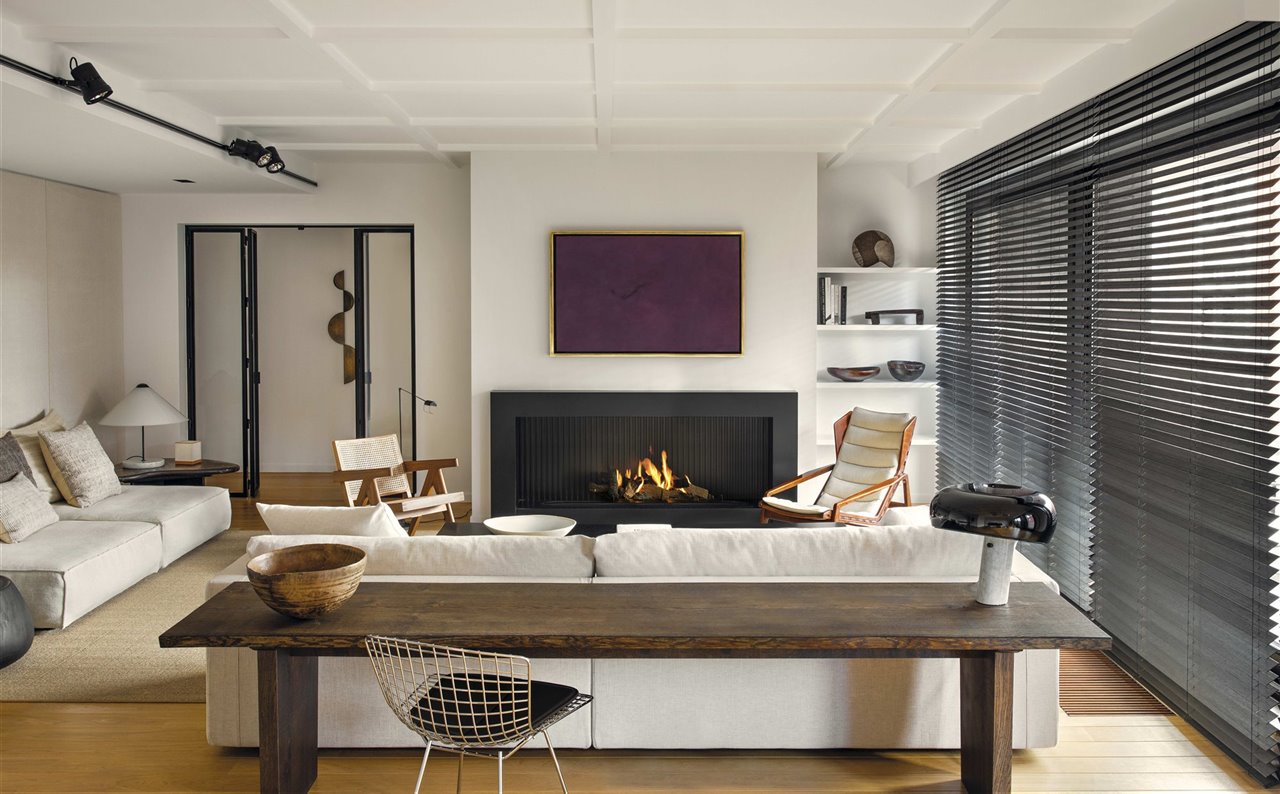 Lámpara Snoopy, de los Castiglioni para Flos, y silla Side de Harry Bertola, editada por Knoll