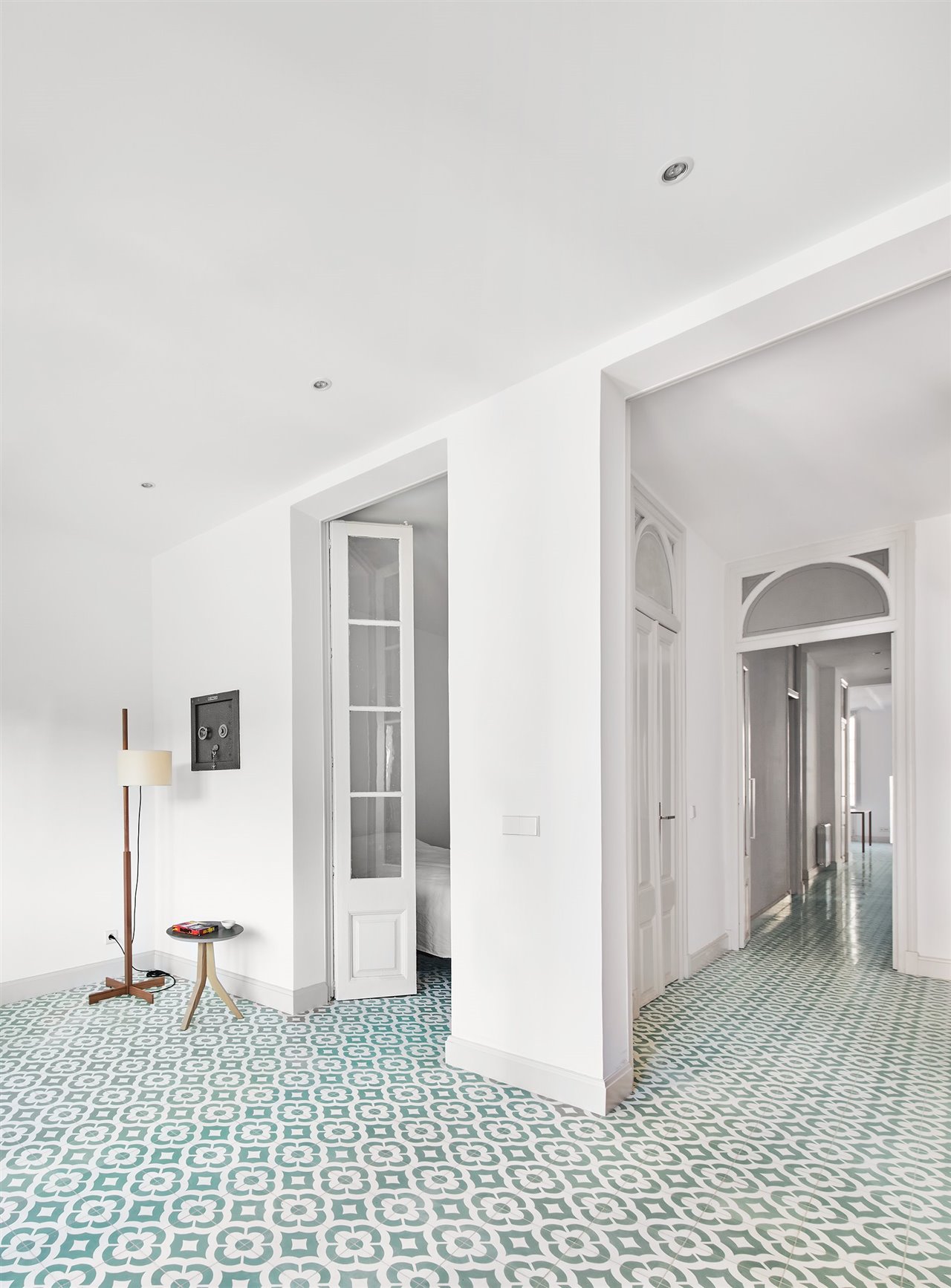 El estudio ha conservado las puertas originales de la vivienda.