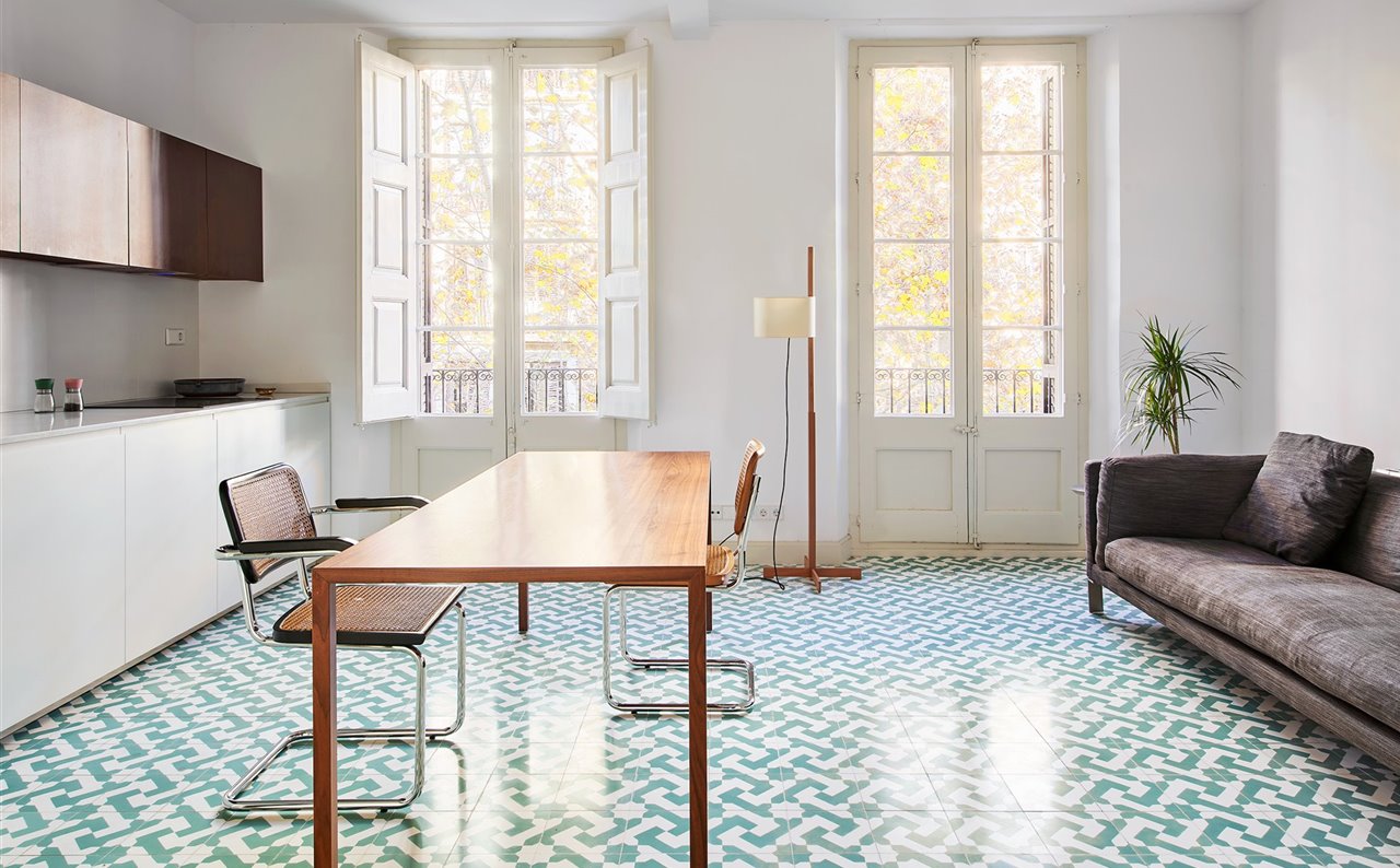 La casa de 110 metros cuadrados destila el encanto del siglo XIX reinterpretado.