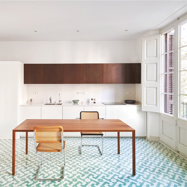 Todo lo que necesitas saber para revivir una casa modernista con estilo contemporáneo