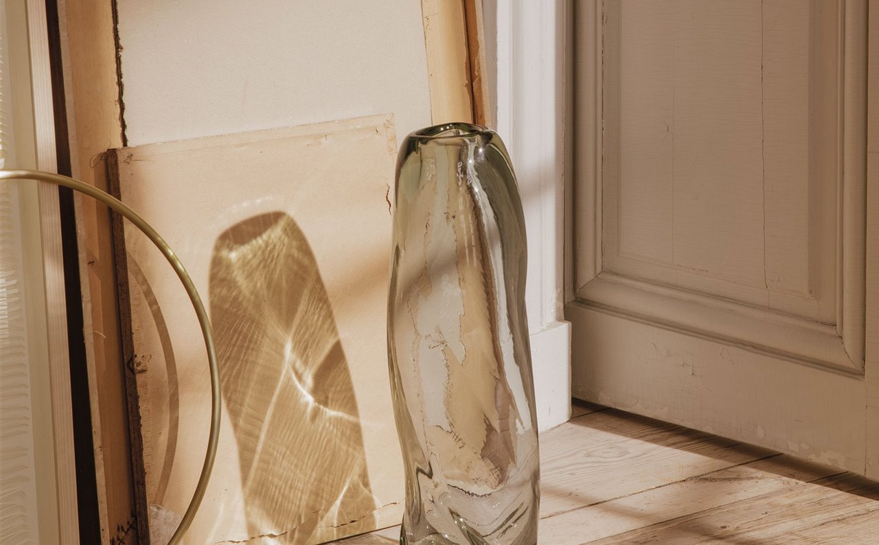 Recipiente de vidrio Water Swirl Vase, de fermLIVING