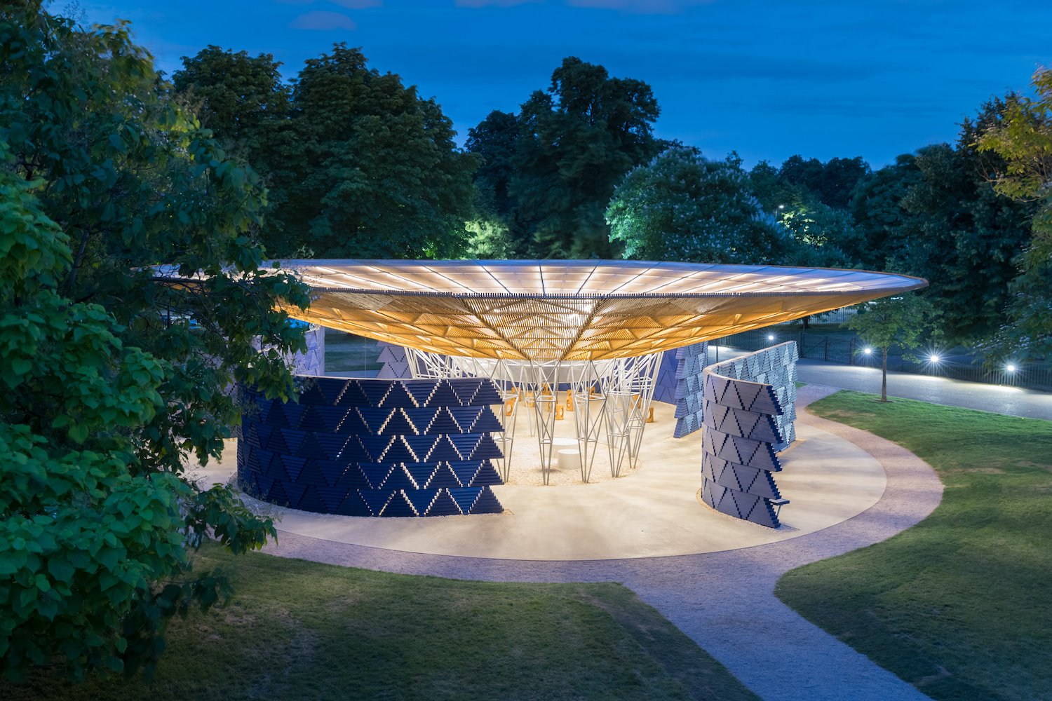 francis kéré pritzker 2022 Serpentine Pavilion @ Iwan Baan (15)