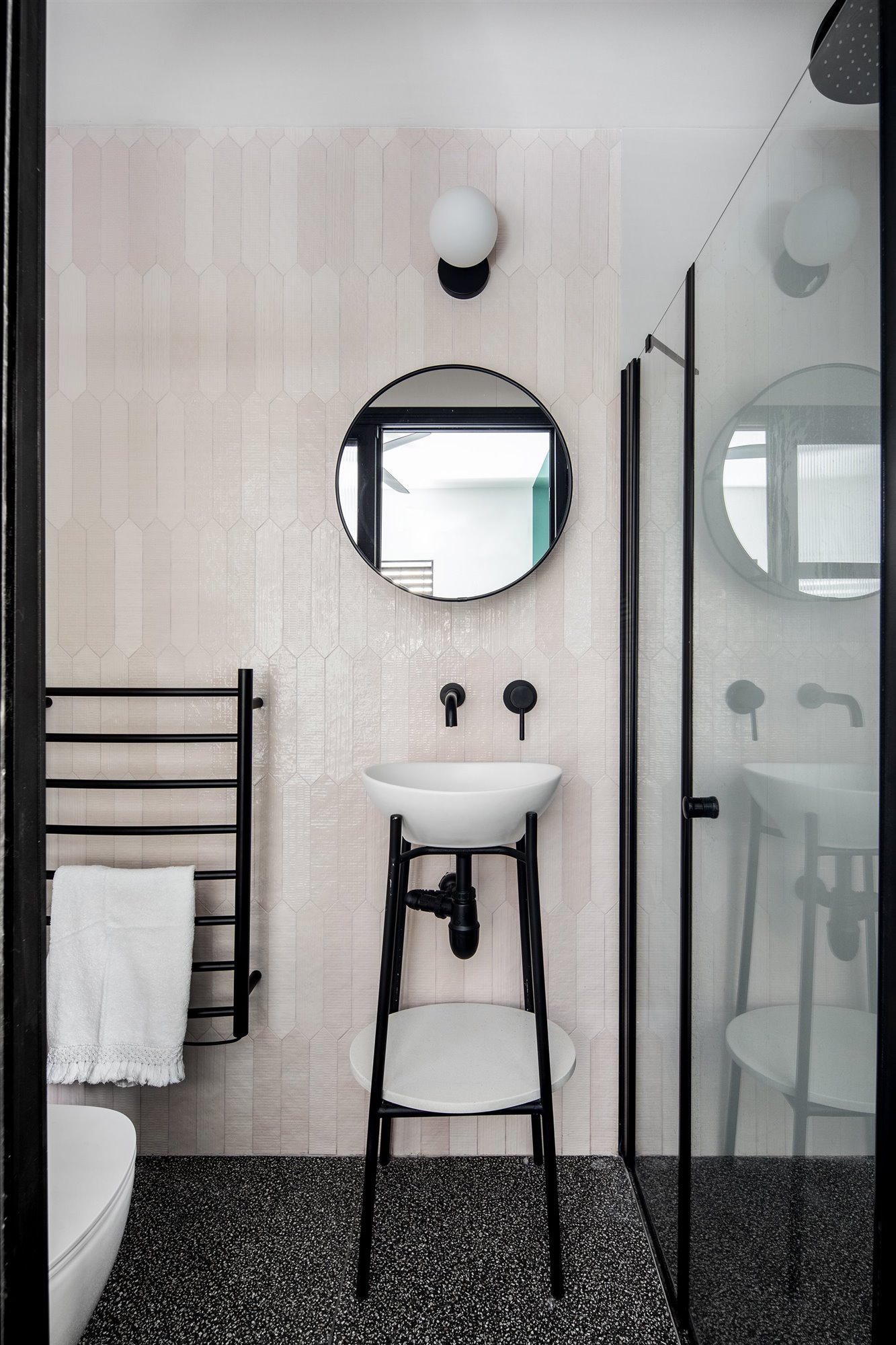 baño grifo negro
