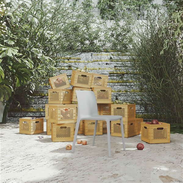 Esta silla es sostenible, reciclada, ergonómica y puede contener (trazos de) fruta