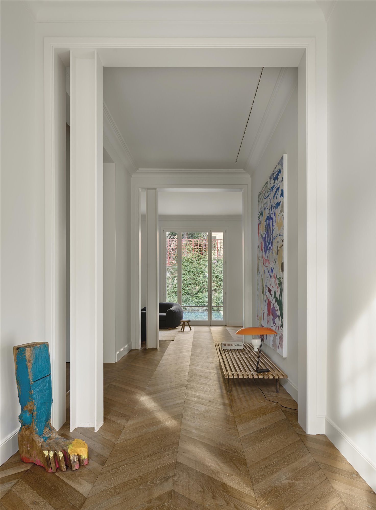 casa blanca contemporánea con toques de color Bea Portabella