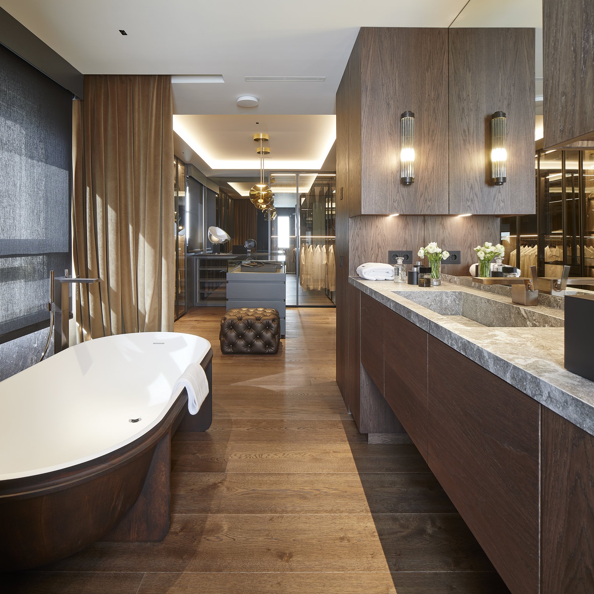 baño con bañera exenta